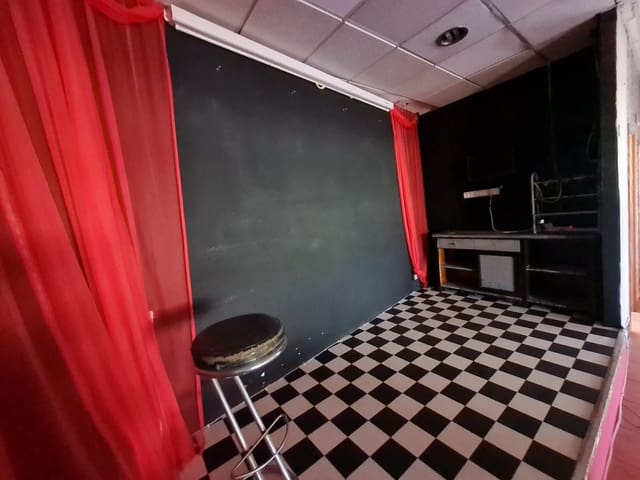 Erhverv til salg i Costa de Antigua, Antigua - € 210.000 (Ref: 9062482)