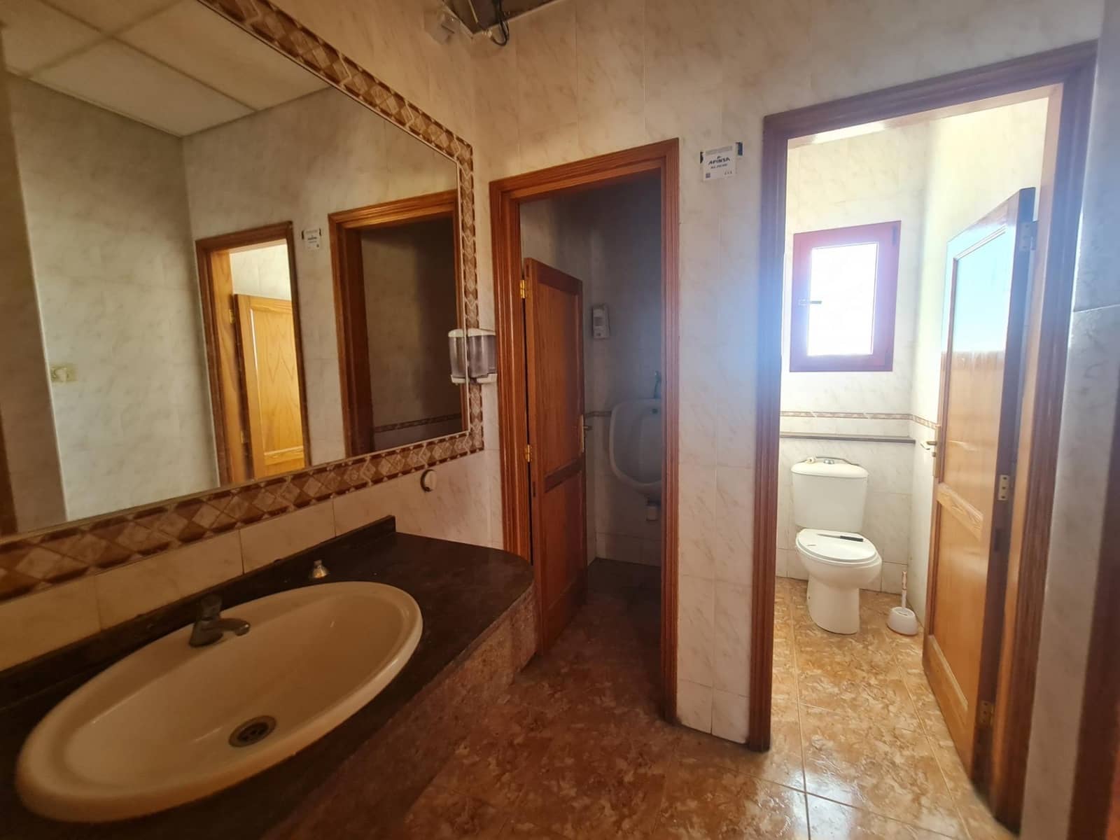 Local Commercial à vendre à Costa de Antigua - 550 000 € (Ref: 9062493)