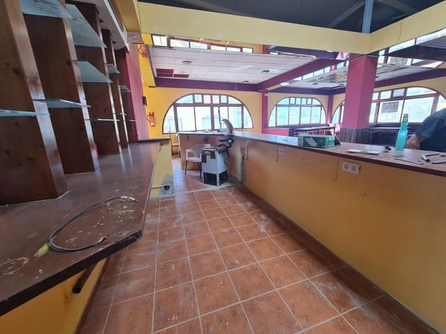 Gewerbe zu verkaufen in Costa de Antigua, Antigua - 550.000 € (Ref: 9062493)