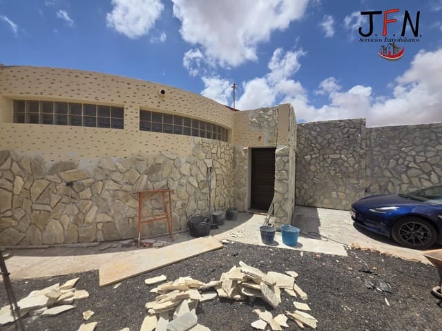 3 soveværelse Villa til salg i Triquivijate, Antigua med swimmingpool - € 499.000 (Ref: 9159578)