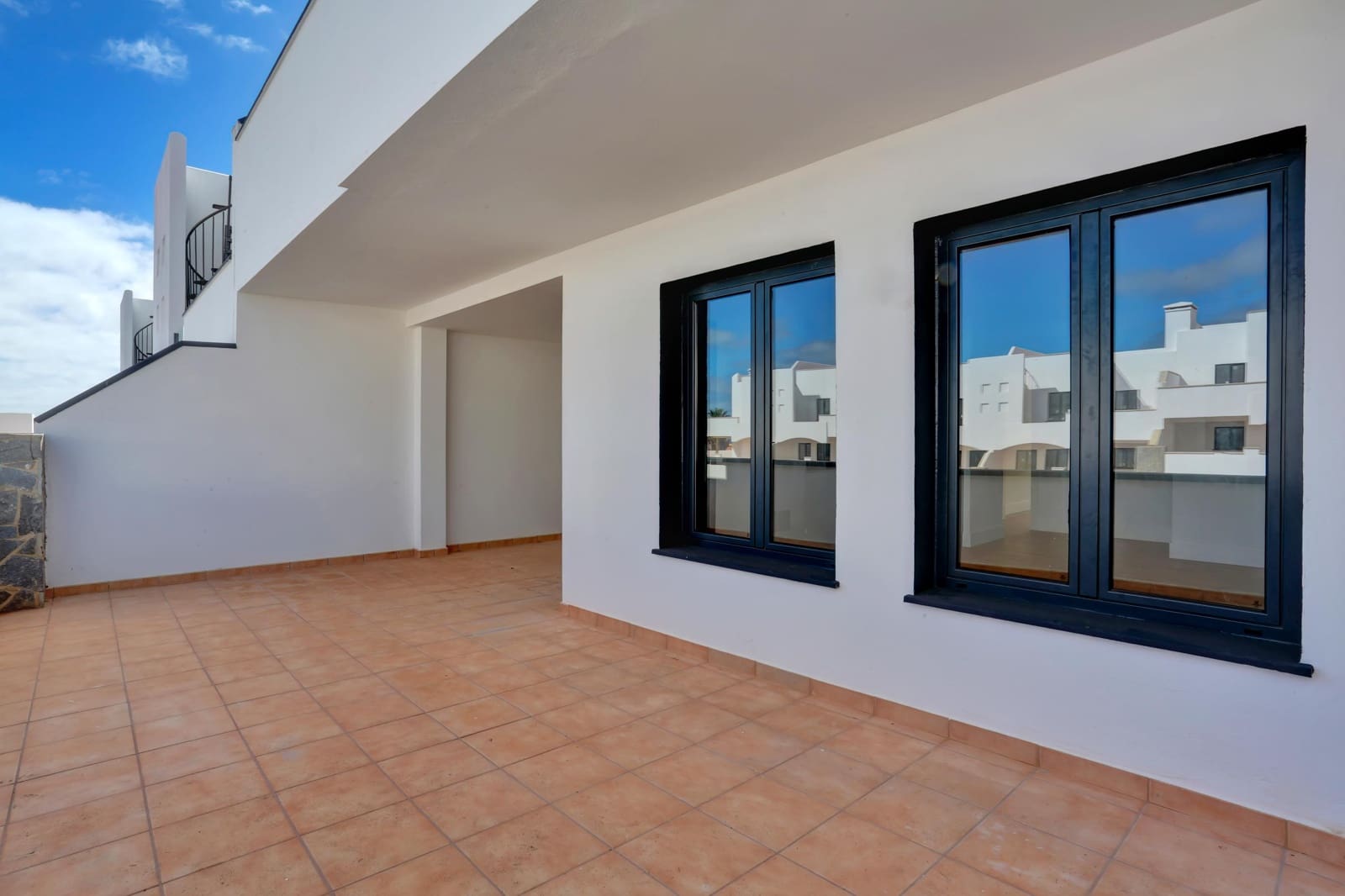 2 soveværelse Lejlighed til salg i Corralejo - € 295.000 (Ref: 9435051)