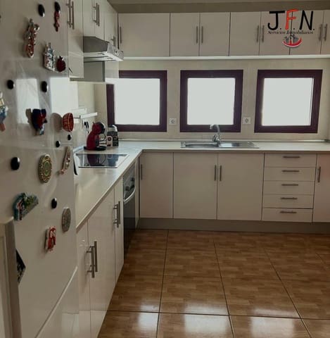 4 bedroom Apartment for rent in Caleta de Fuste, Antigua with pool - € 2,000 (Ref: 9509042)