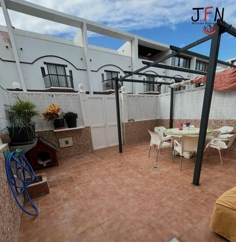 4 bedroom Apartment for rent in Caleta de Fuste, Antigua with pool - € 2,000 (Ref: 9509042)