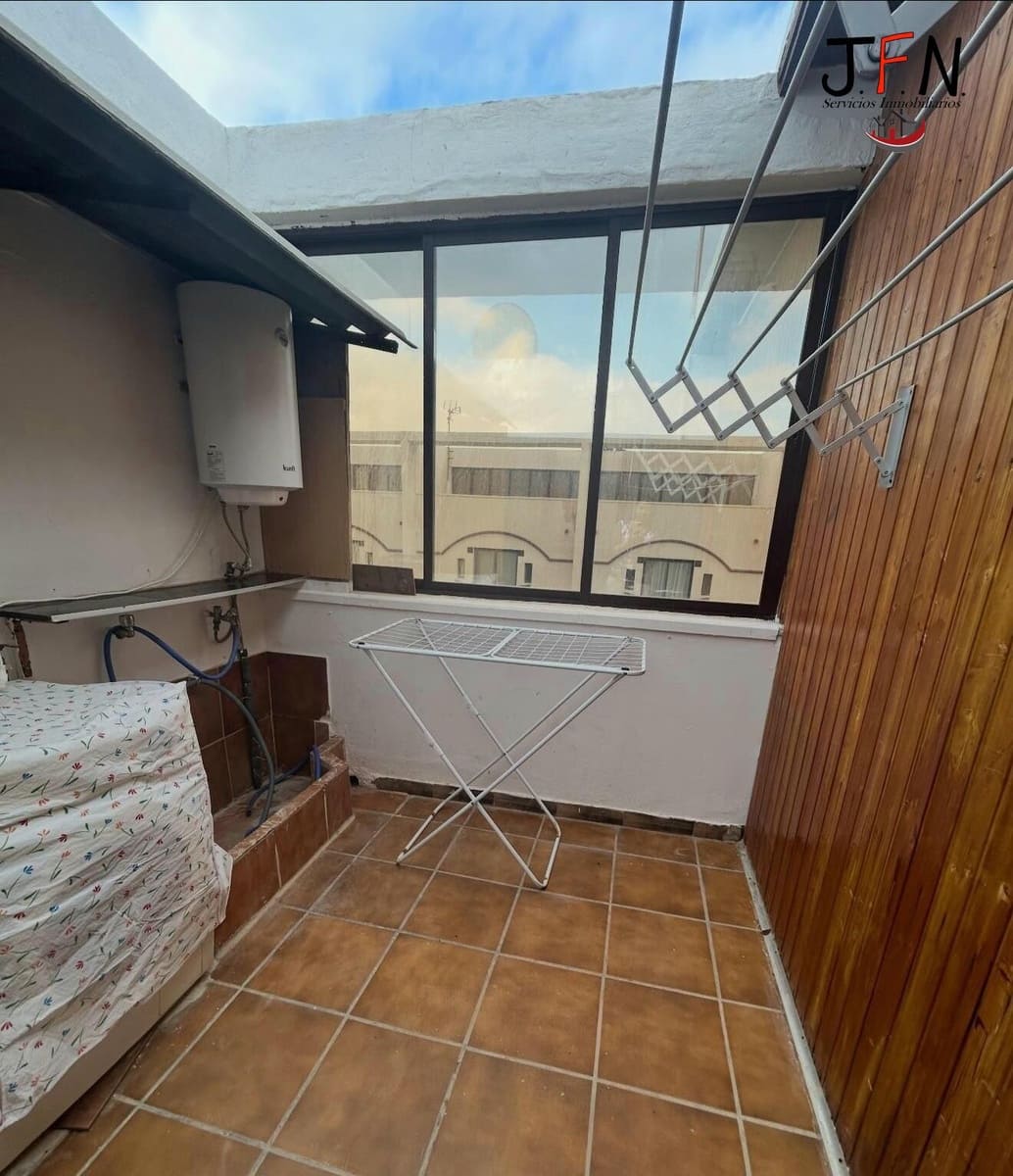 4 bedroom Apartment for rent in Caleta de Fuste with pool - € 2,000 (Ref: 9509042)