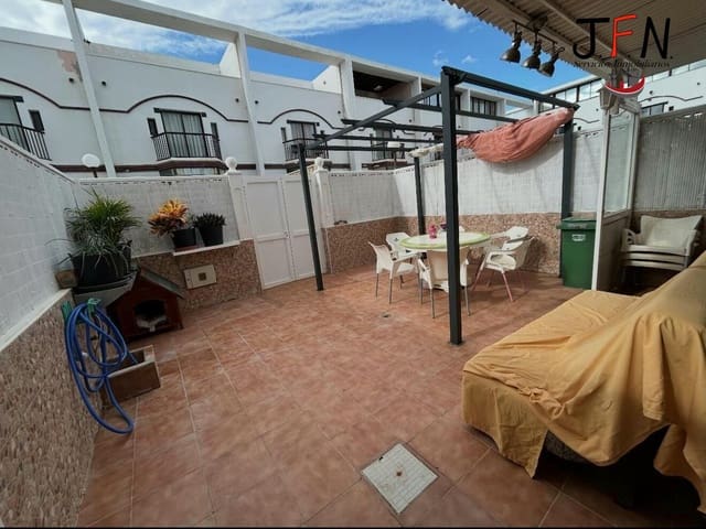 4 bedroom Apartment for rent in Caleta de Fuste, Antigua with pool - € 2,000 (Ref: 9509042)