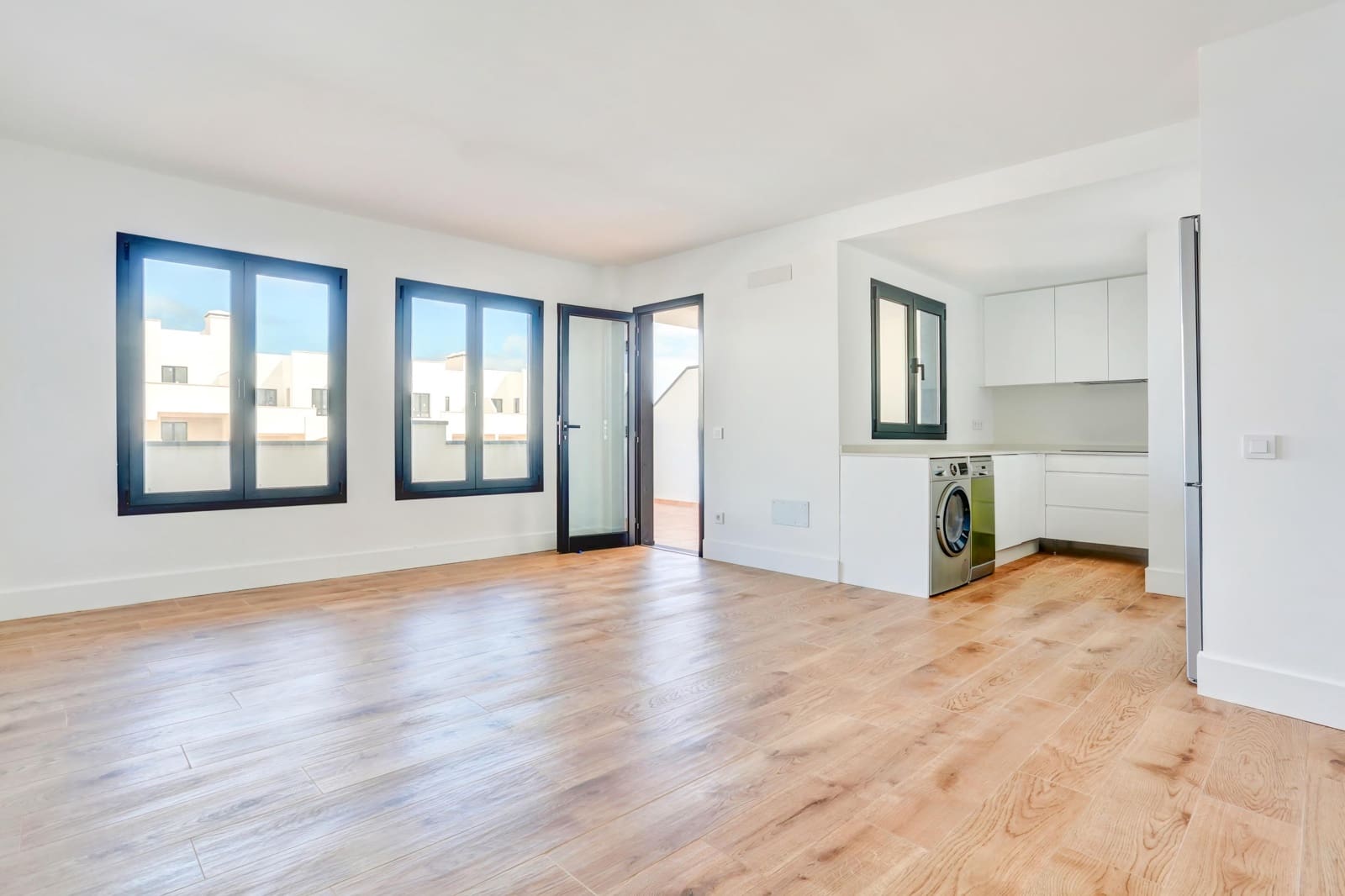 2 slaapkamer Flat te koop in Corralejo - € 380.000 (Ref: 9630136)