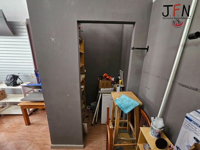 Comercial para arrendar em Puerto del Rosario - 600 € (Ref: 9645130)