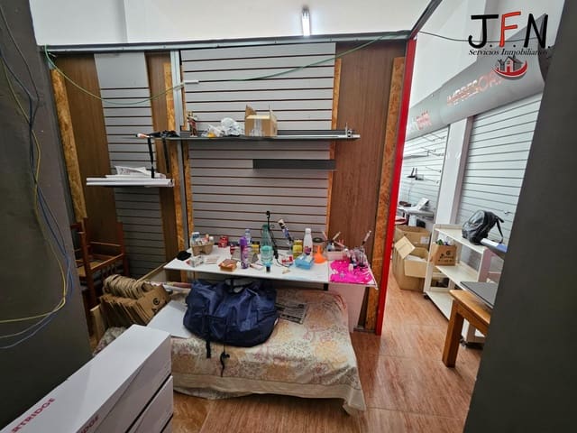 Comercial para arrendar em Puerto del Rosario - 600 € (Ref: 9645130)