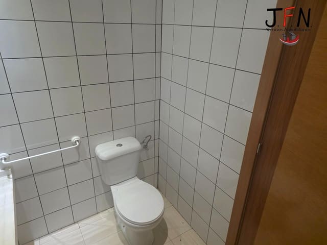 Kaupallinen myytävänä paikassa Corralejo, La Oliva - 195 000 € (Ref: 9656194)