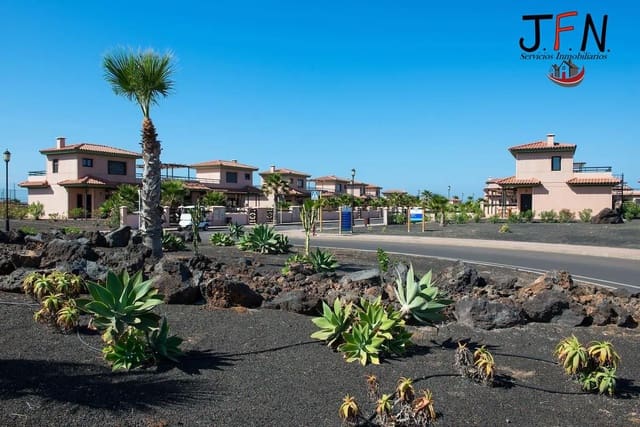 2 quarto Bungalow para venda em Lajares, La Oliva com piscina - 220 000 € (Ref: 9659519)