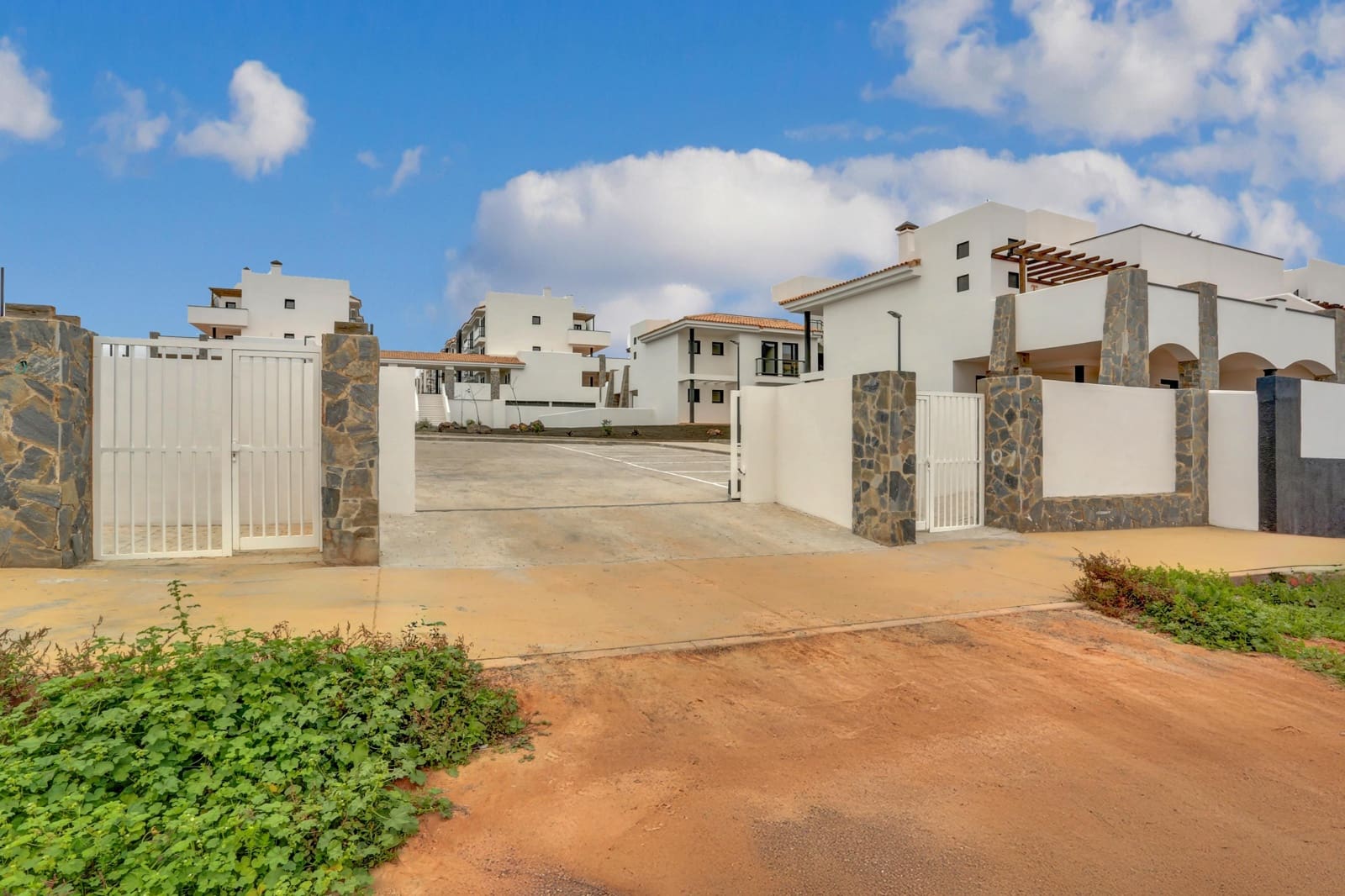 2 bedroom Flat for sale in Corralejo - € 249,000 (Ref: 9704946)