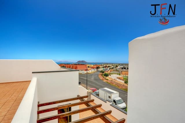2 bedroom Flat for sale in Corralejo, La Oliva - € 249,000 (Ref: 9704946)