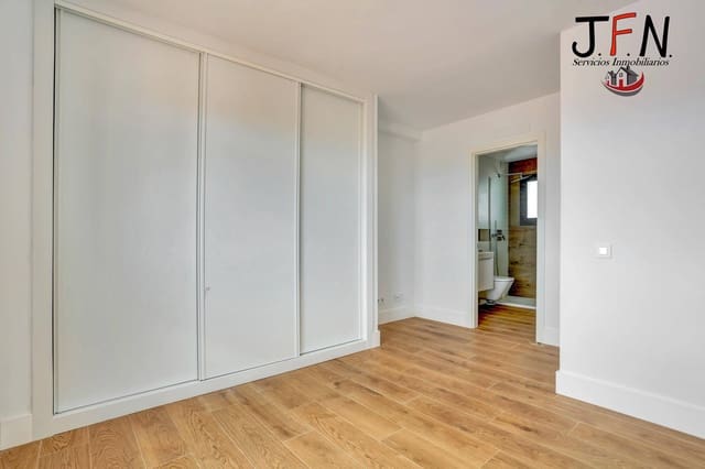 2 bedroom Flat for sale in Corralejo, La Oliva - € 249,000 (Ref: 9704946)