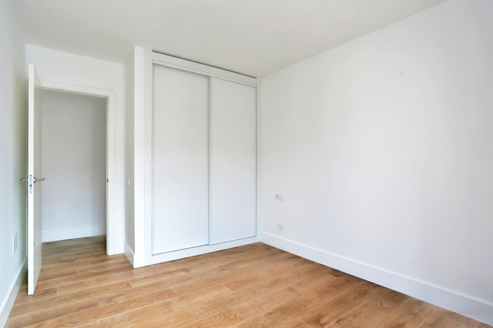 2 bedroom Flat for sale in Corralejo - € 279,000 (Ref: 9704947)