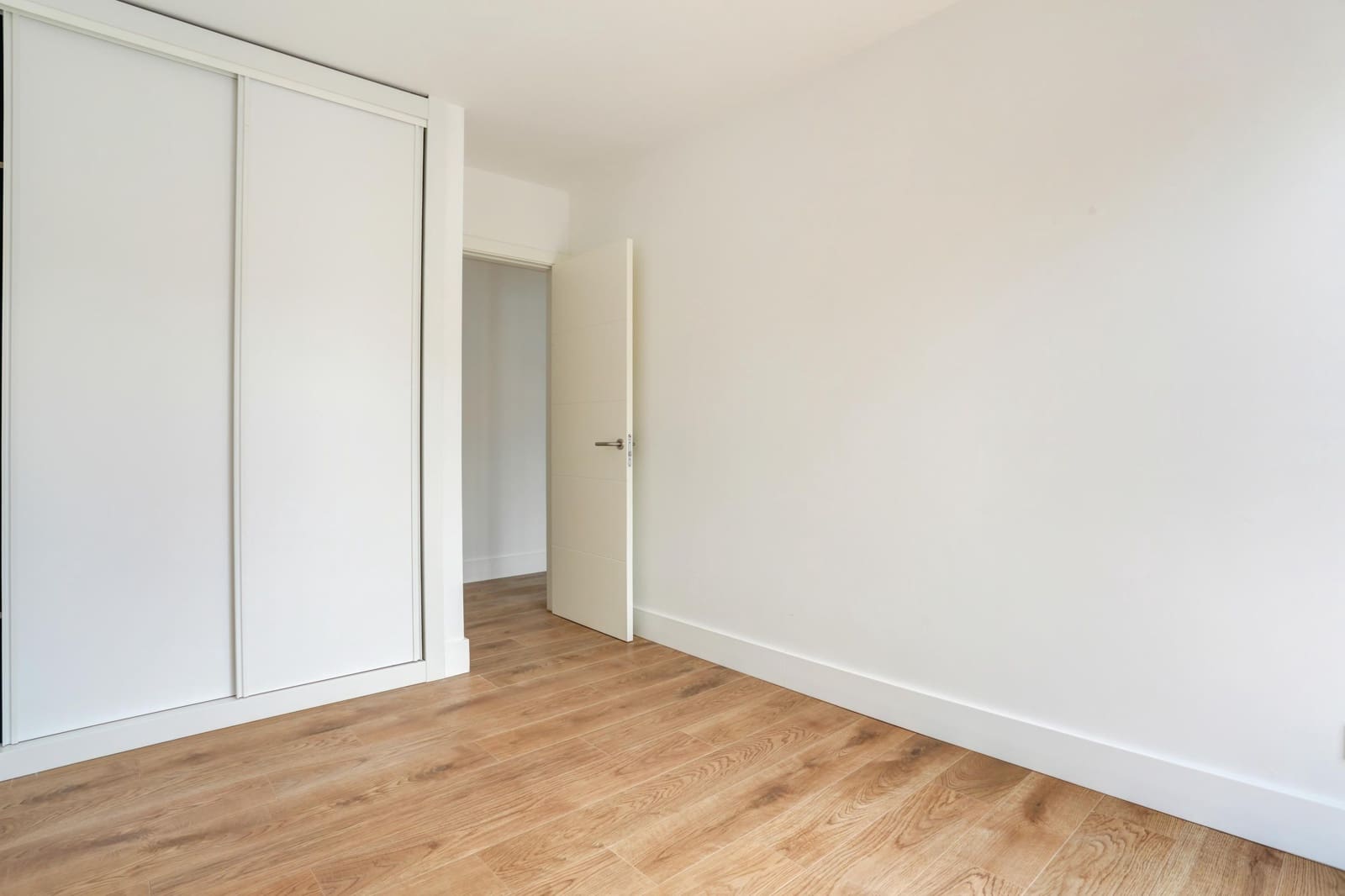 2 bedroom Flat for sale in Corralejo - € 279,000 (Ref: 9704947)