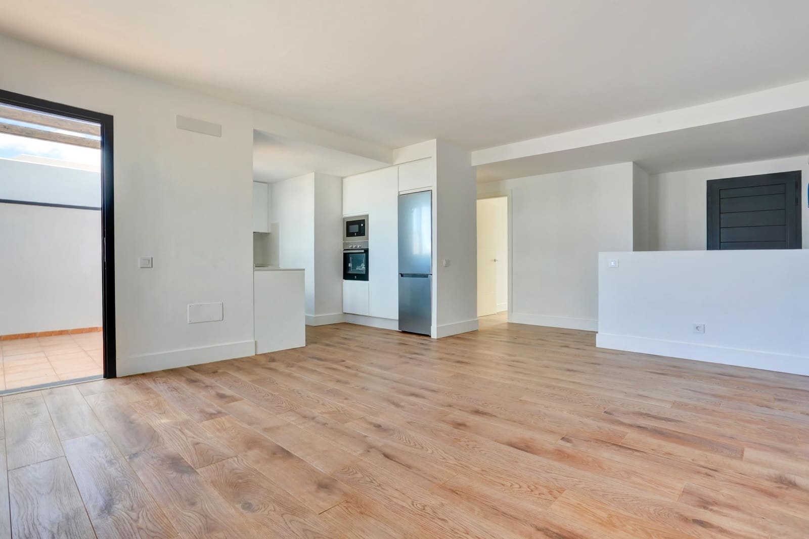 2 bedroom Flat for sale in Corralejo - € 279,000 (Ref: 9704947)