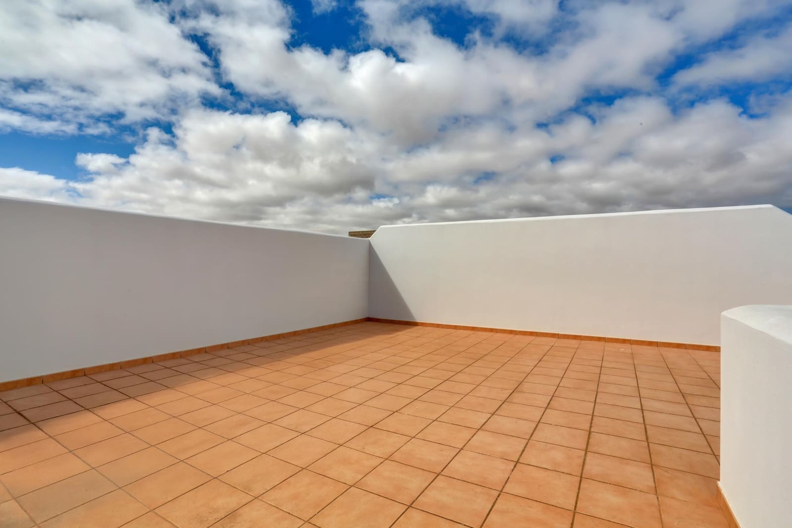 2 bedroom Flat for sale in Corralejo - € 279,000 (Ref: 9704947)