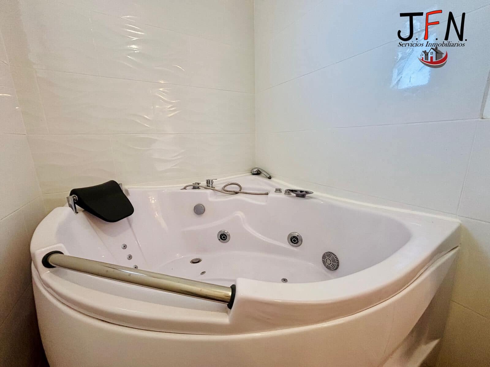 4 bedroom Apartment for sale in Antigua with pool - € 259,000 (Ref: 9735671)