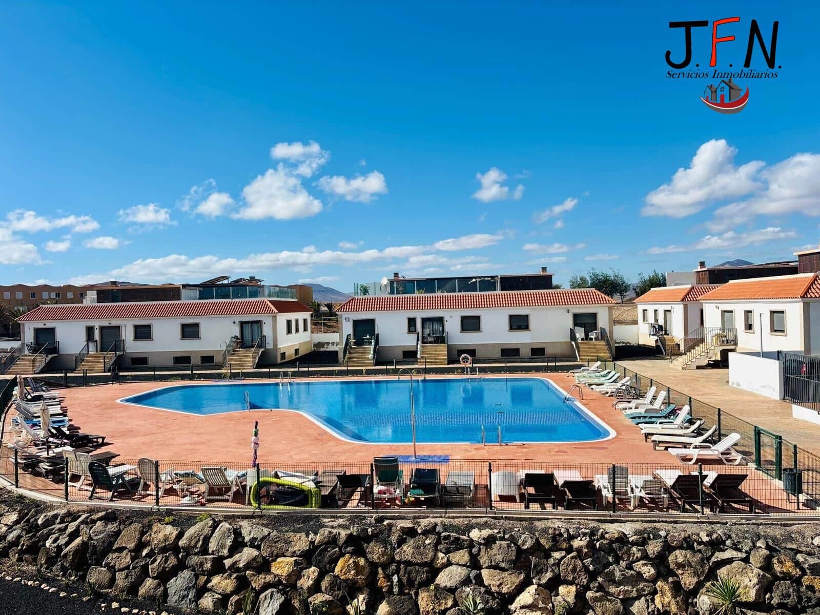 4 bedroom Apartment for sale in Antigua with pool - € 259,000 (Ref: 9735671)