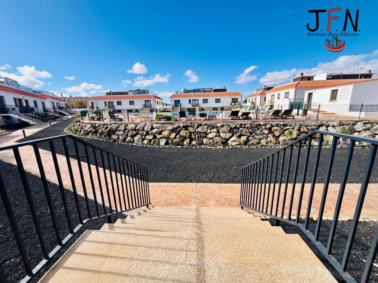 4 bedroom Apartment for sale in Antigua with pool - € 259,000 (Ref: 9735671)