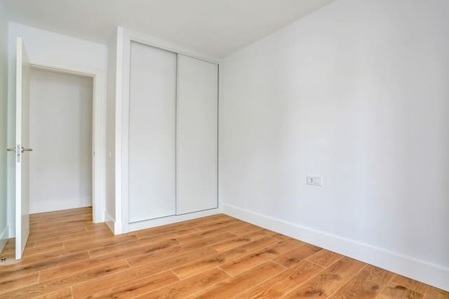 2 makuuhuone Asunto myytävänä paikassa Corralejo, La Oliva - 275 000 € (Ref: 9744152)