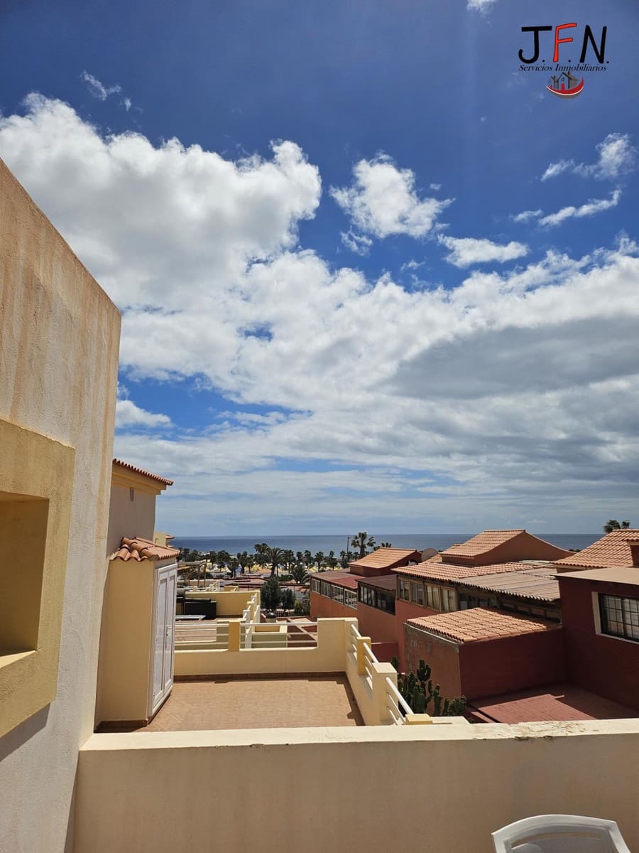 Apartamento de 3 habitaciones en Caleta de Fuste en venta con piscina - 350.000 € (Ref: 9762073)