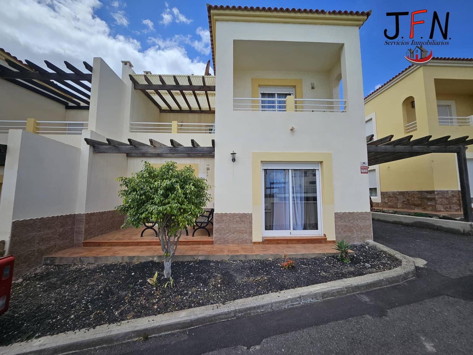 Apartamento de 3 habitaciones en Caleta de Fuste en venta con piscina - 350.000 € (Ref: 9762073)