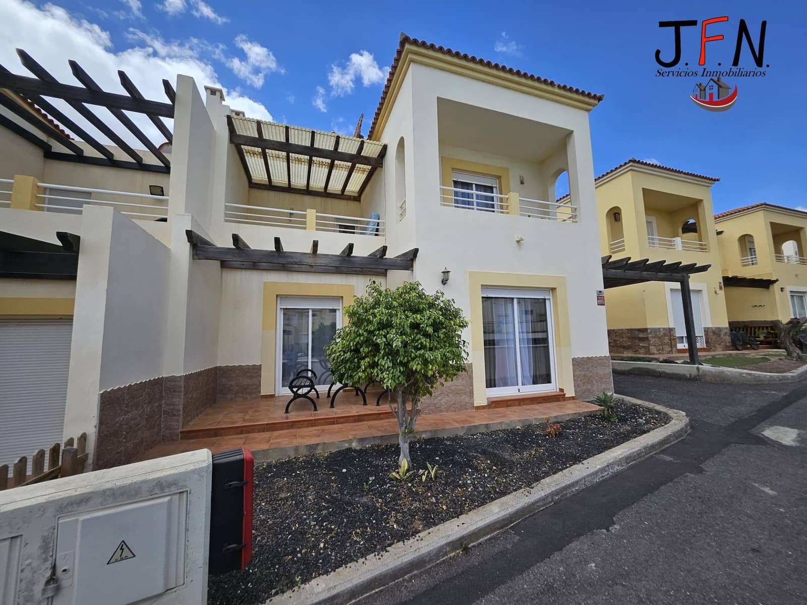 Apartamento de 3 habitaciones en Caleta de Fuste en venta con piscina - 350.000 € (Ref: 9762073)