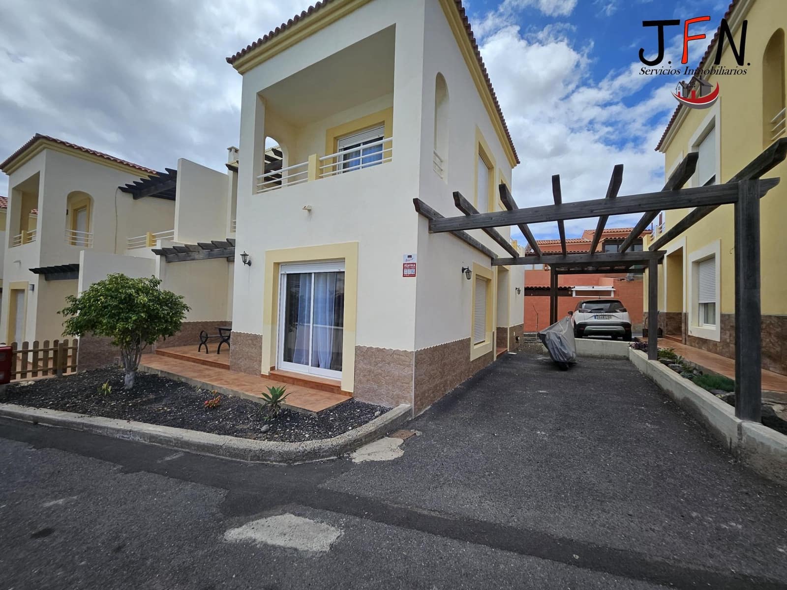 Apartamento de 3 habitaciones en Caleta de Fuste en venta con piscina - 350.000 € (Ref: 9762073)