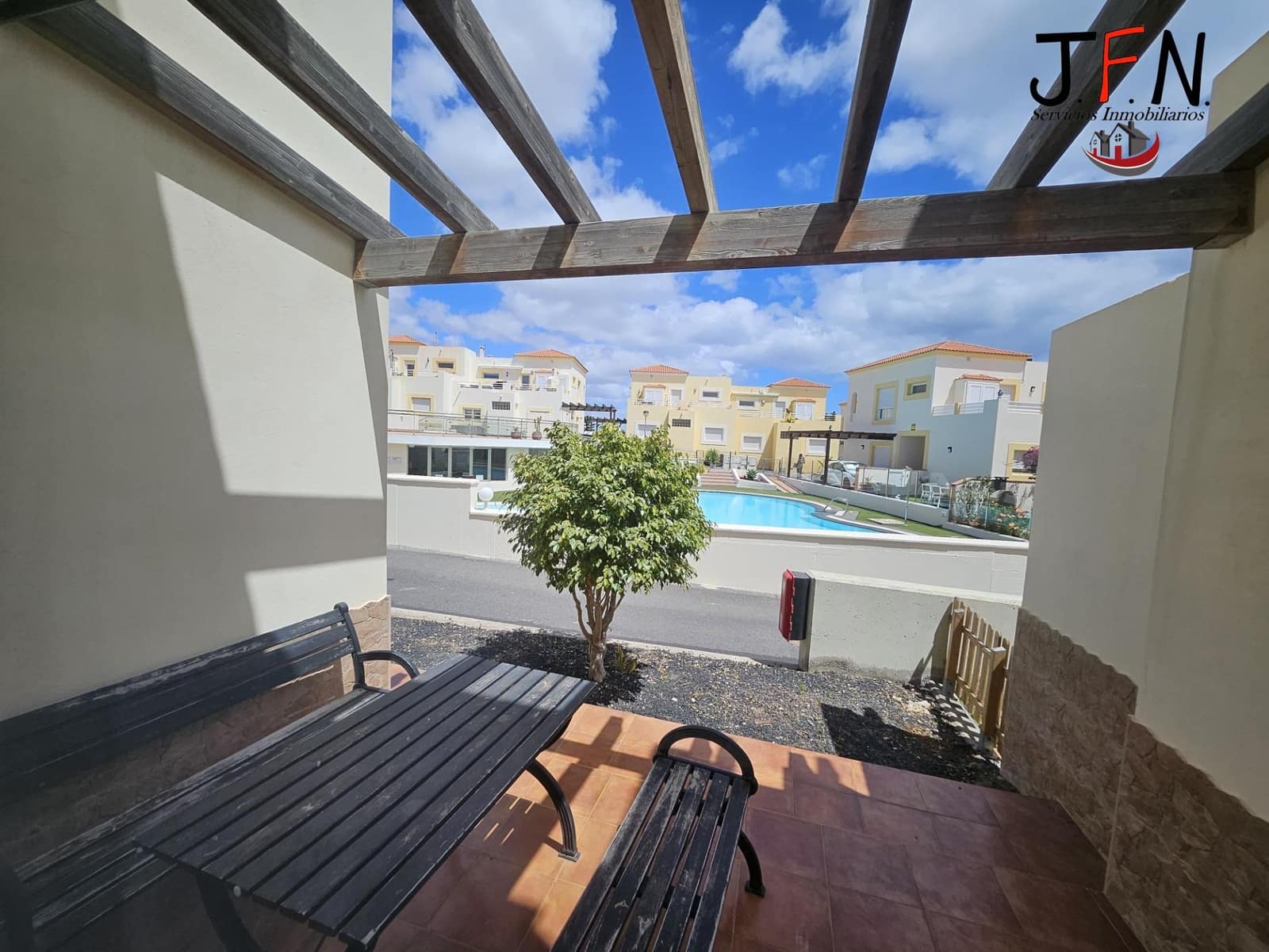Apartamento de 3 habitaciones en Caleta de Fuste en venta con piscina - 350.000 € (Ref: 9762073)
