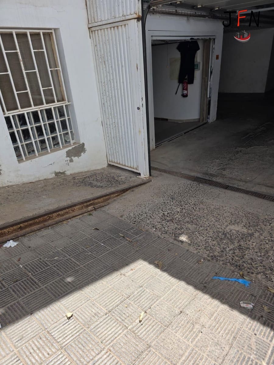 Garage for sale in Caleta de Fuste - € 75,000 (Ref: 9770726)