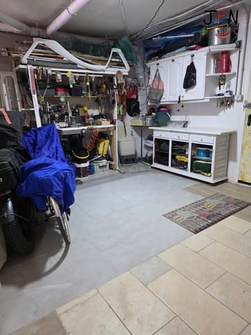 Garage til salg i Caleta de Fuste, Antigua - € 75.000 (Ref: 9770726)