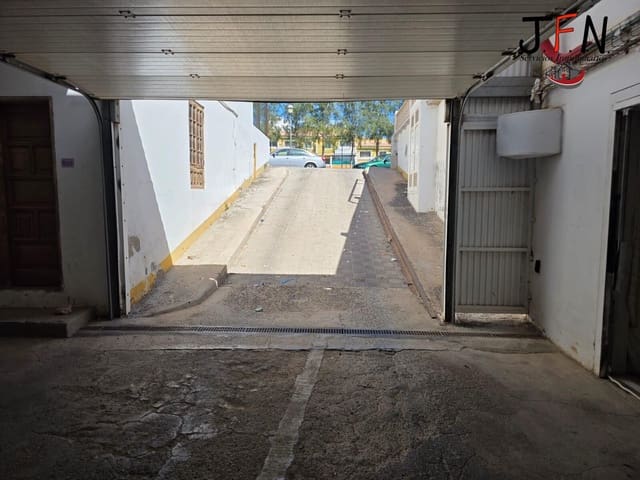Garage til salg i Caleta de Fuste, Antigua - € 75.000 (Ref: 9770726)