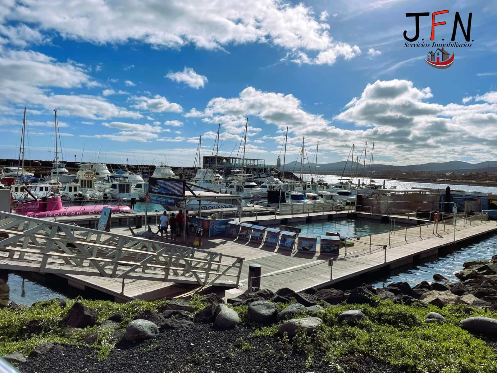 Appartement de 2 chambres à louer à Caleta de Fuste avec piscine - 1 600 € (Ref: 9773176)