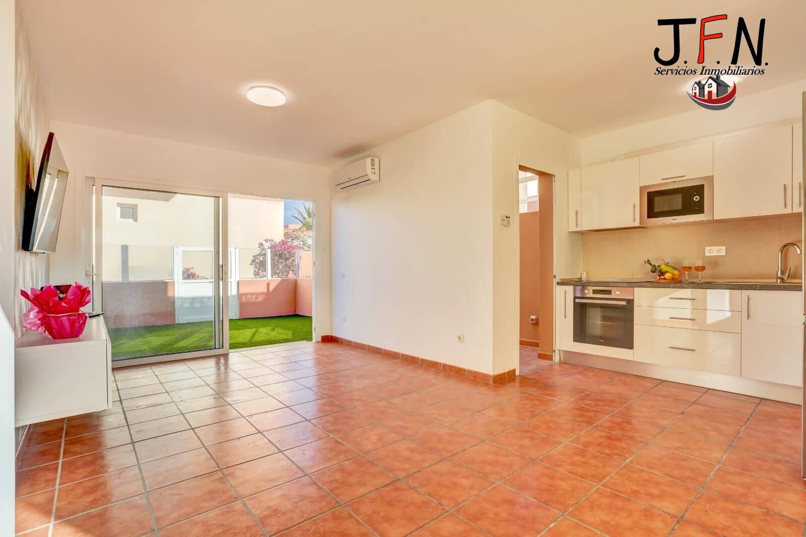 2 makuuhuone Huoneisto myytävänä paikassa Corralejo mukana uima-altaan - 248 000 € (Ref: 9833755)