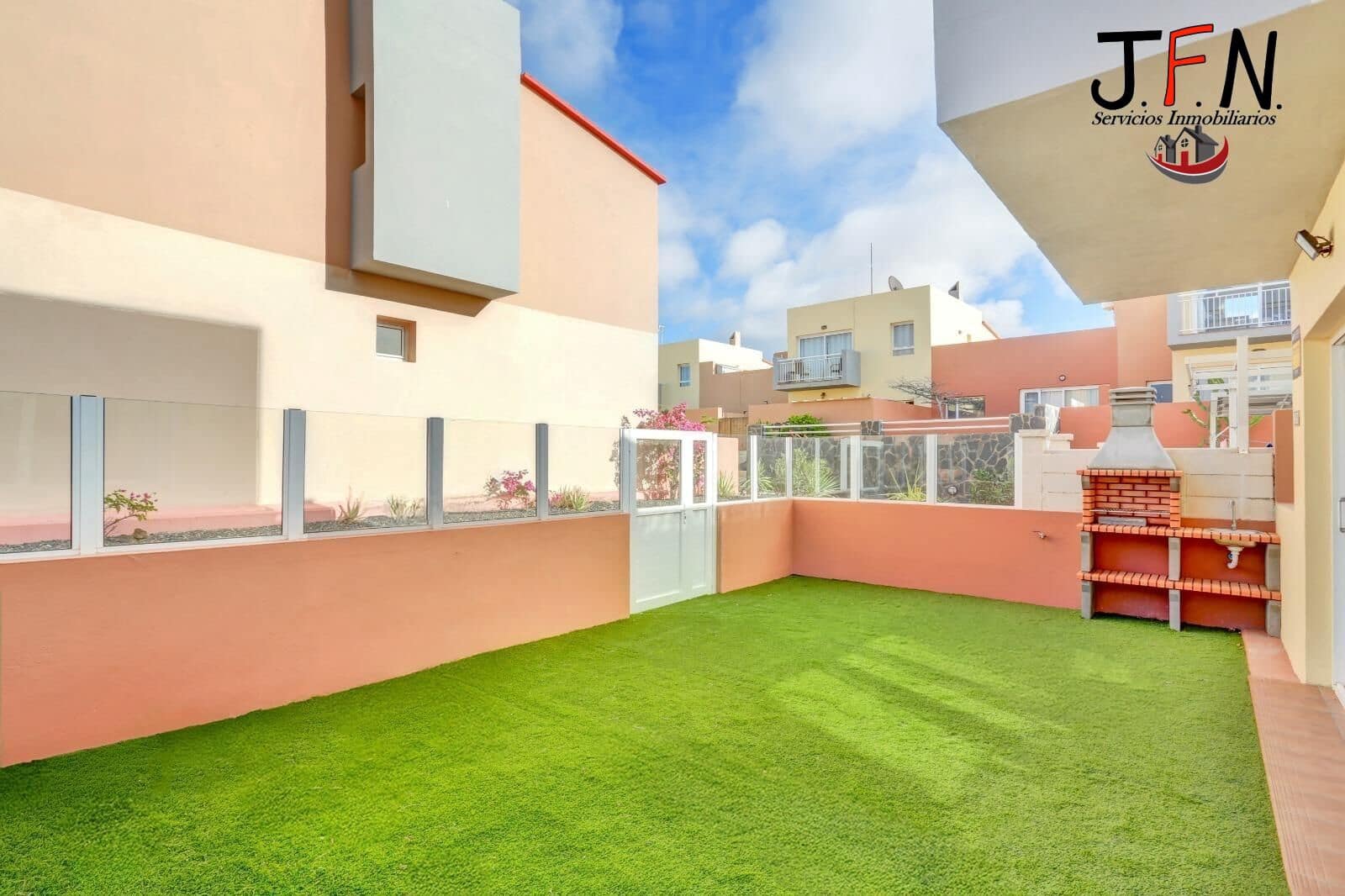 2 makuuhuone Huoneisto myytävänä paikassa Corralejo mukana uima-altaan - 248 000 € (Ref: 9833755)