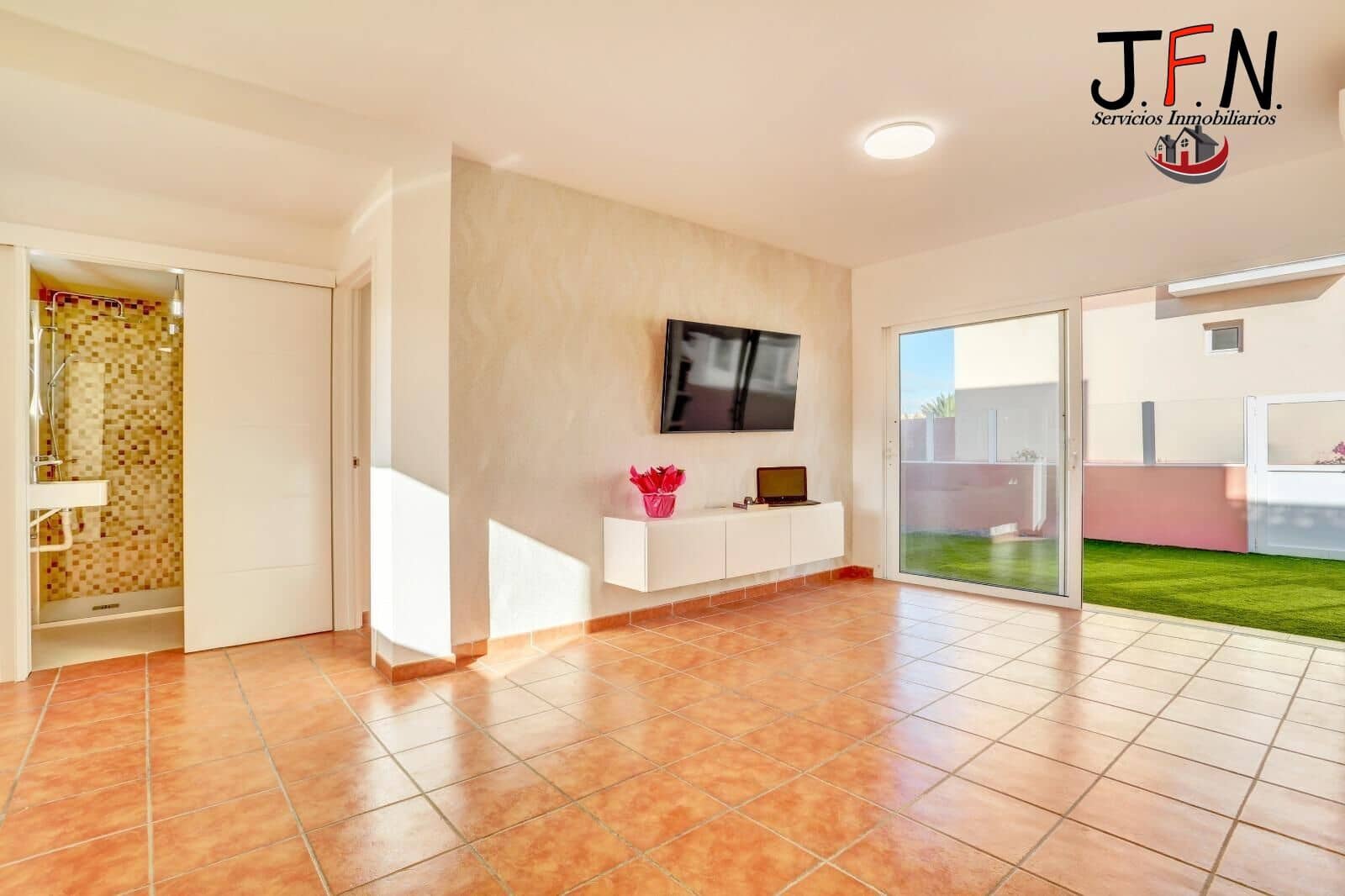 2 makuuhuone Huoneisto myytävänä paikassa Corralejo mukana uima-altaan - 248 000 € (Ref: 9833755)