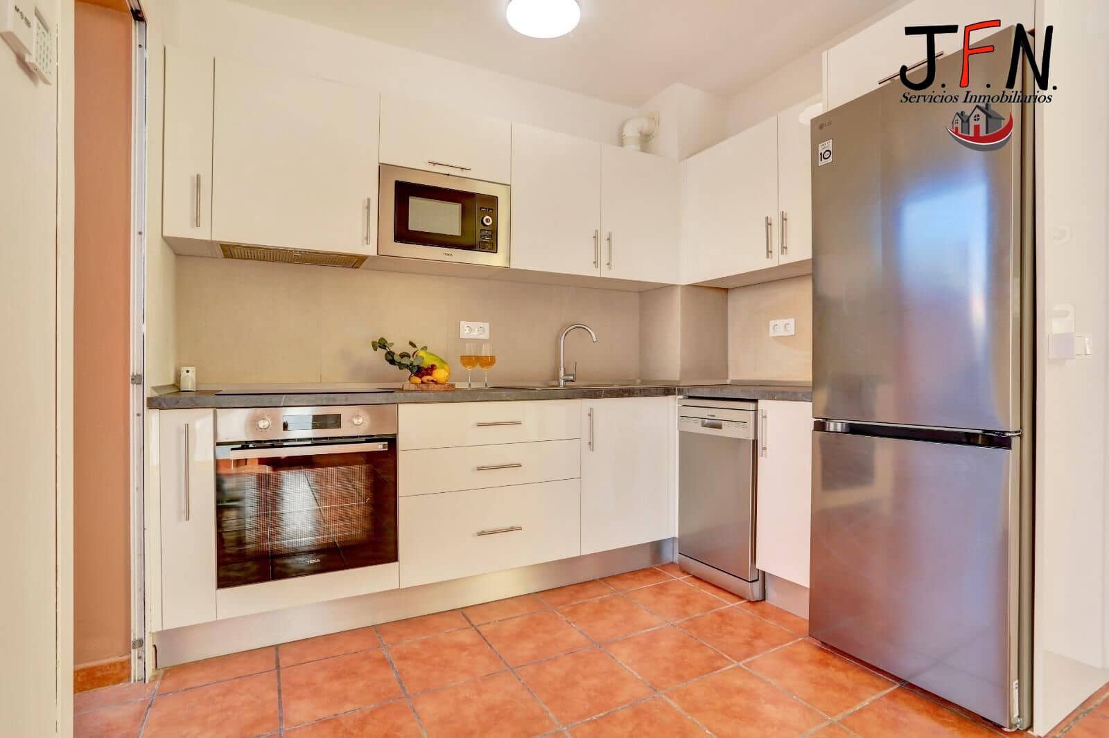 2 makuuhuone Huoneisto myytävänä paikassa Corralejo mukana uima-altaan - 248 000 € (Ref: 9833755)