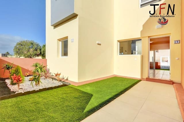 2 makuuhuone Huoneisto myytävänä paikassa Corralejo, La Oliva mukana uima-altaan - 248 000 € (Ref: 9833755)