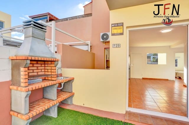 2 makuuhuone Huoneisto myytävänä paikassa Corralejo, La Oliva mukana uima-altaan - 248 000 € (Ref: 9833755)