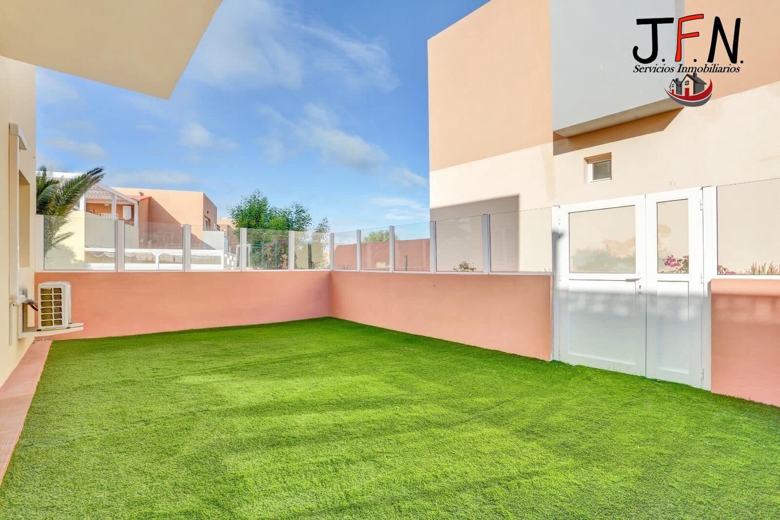 2 makuuhuone Huoneisto myytävänä paikassa Corralejo mukana uima-altaan - 248 000 € (Ref: 9833755)