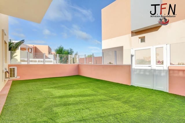 2 makuuhuone Huoneisto myytävänä paikassa Corralejo, La Oliva mukana uima-altaan - 248 000 € (Ref: 9833755)