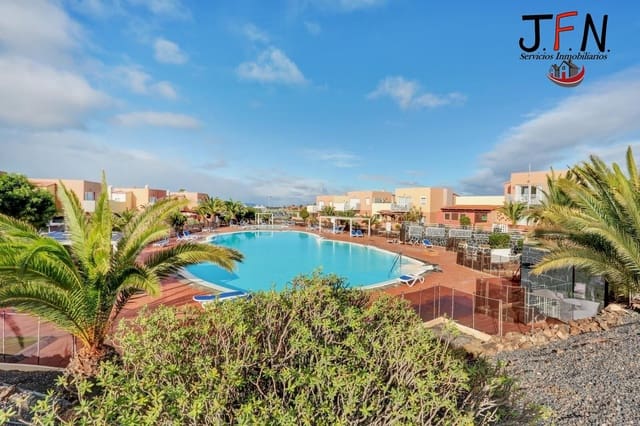 2 makuuhuone Huoneisto myytävänä paikassa Corralejo, La Oliva mukana uima-altaan - 248 000 € (Ref: 9833755)