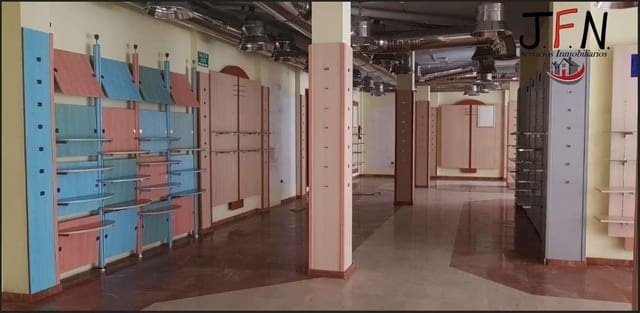 Local Comercial en Corralejo, La Oliva en alquiler - 3.500 € (Ref: 9833757)