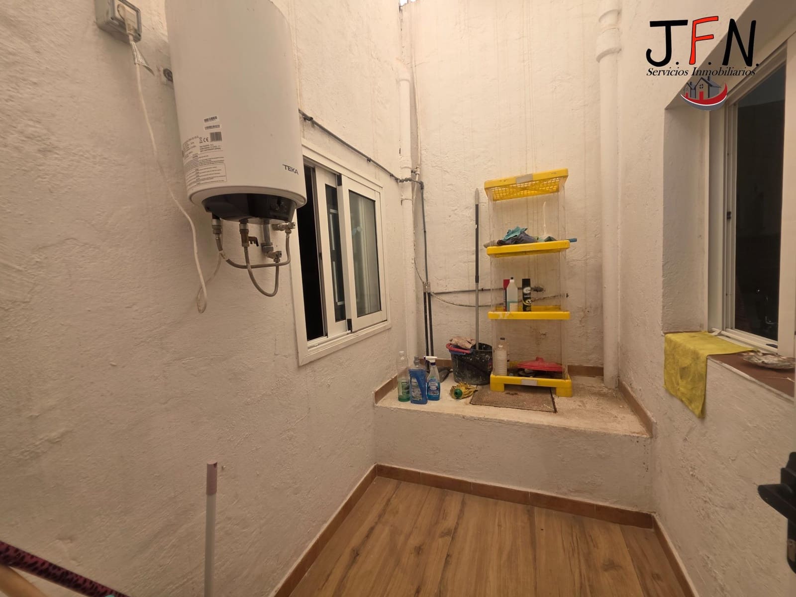 6 bedroom Villa for sale in Puerto del Rosario - € 299,000 (Ref: 9855560)