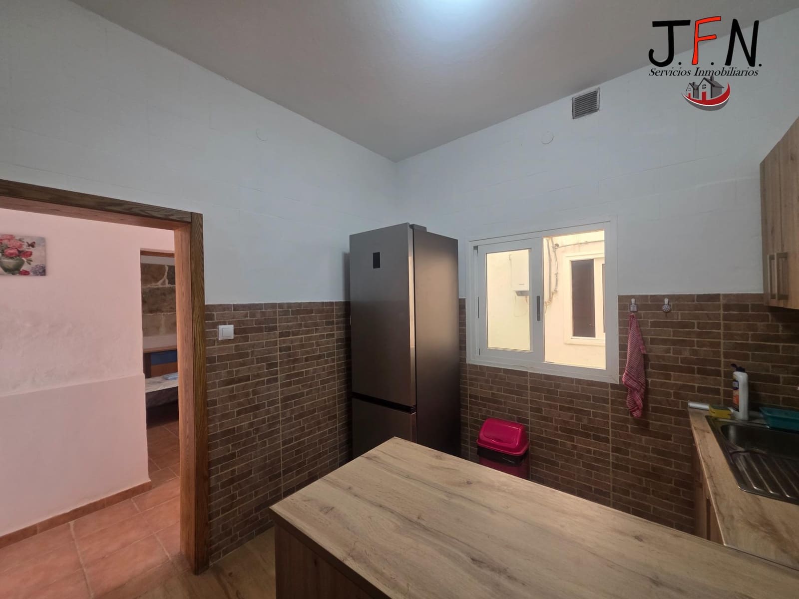 6 bedroom Villa for sale in Puerto del Rosario - € 299,000 (Ref: 9855560)