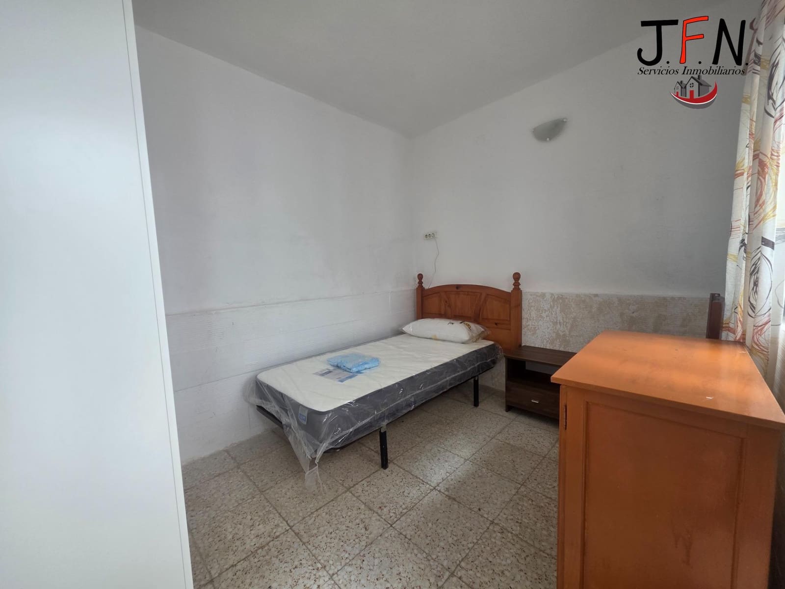 6 bedroom Villa for sale in Puerto del Rosario - € 299,000 (Ref: 9855560)