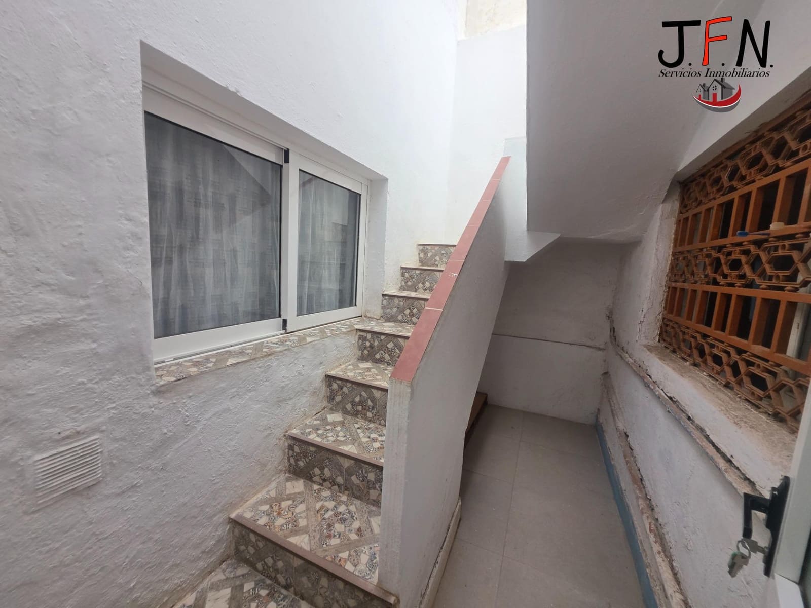 6 bedroom Villa for sale in Puerto del Rosario - € 299,000 (Ref: 9855560)