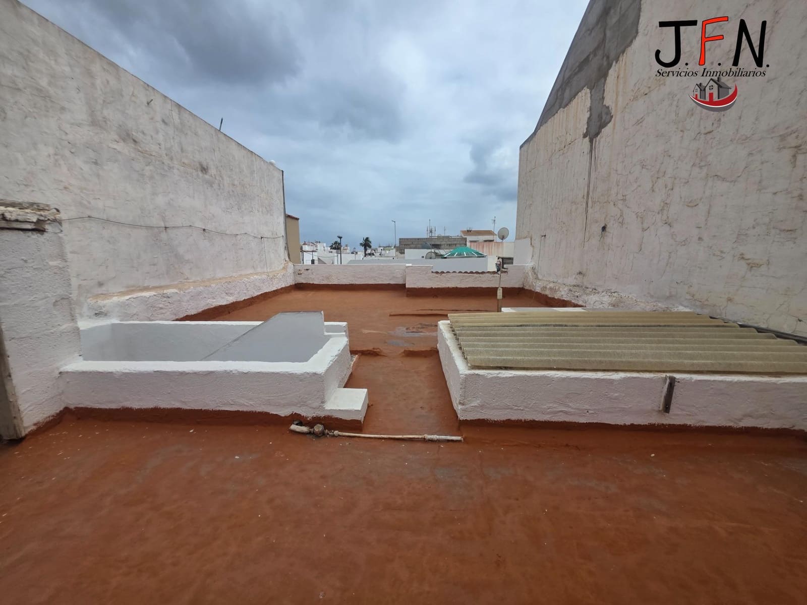 6 bedroom Villa for sale in Puerto del Rosario - € 299,000 (Ref: 9855560)