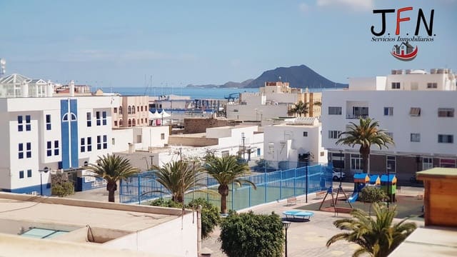 2 soveværelse Lejlighed til salg i Corralejo, La Oliva med garage - € 310.000 (Ref: 9966724)